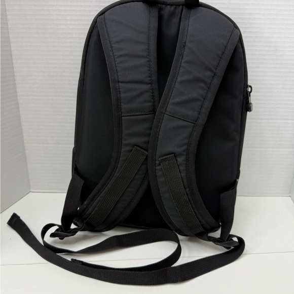 Sherpani Quilted Green and Black Backpack - Picture 3 of 9